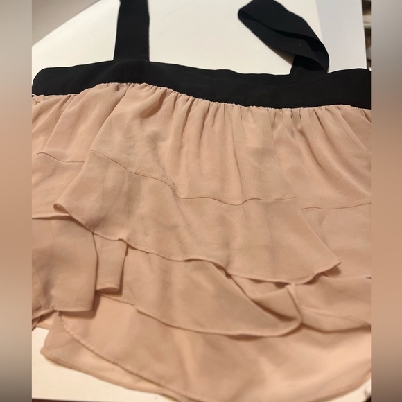 Elegant Black and Tan Layered Women's Top - Picture 2 of 6